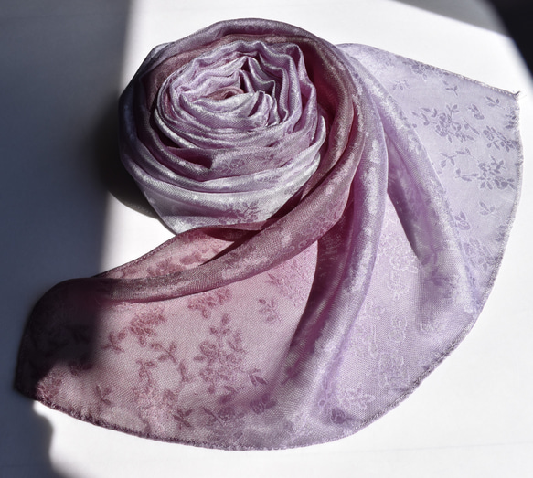 「色が変化する麴塵染」本紗織シルク１００％　小花柄 5枚目の画像