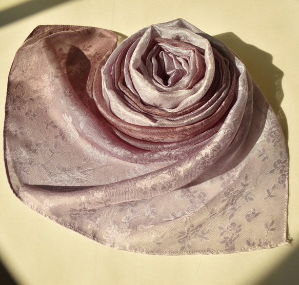 「色が変化する麴塵染」本紗織シルク１００％　小花柄 15枚目の画像