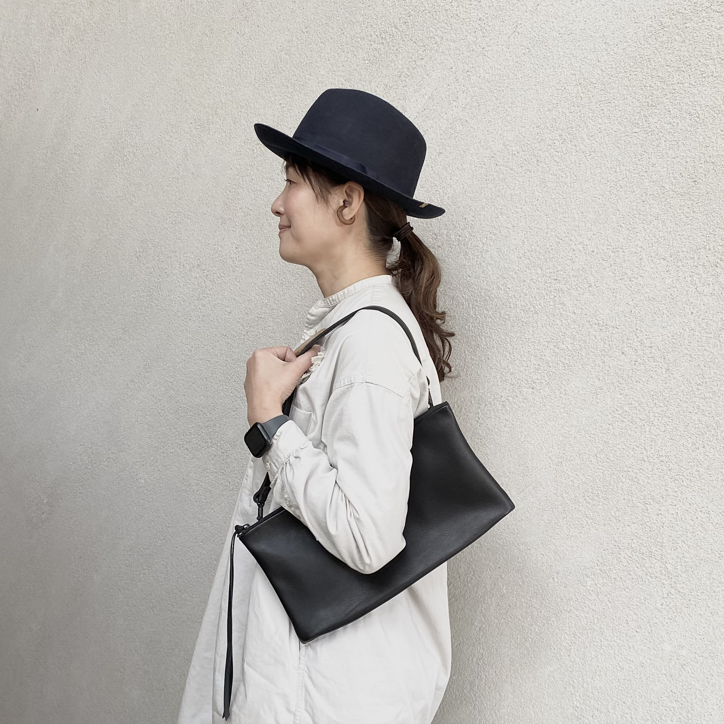 ロゴプリントジップショルダーバッグ ZIP デザイン 2way トート ショルダー バニティバッグ