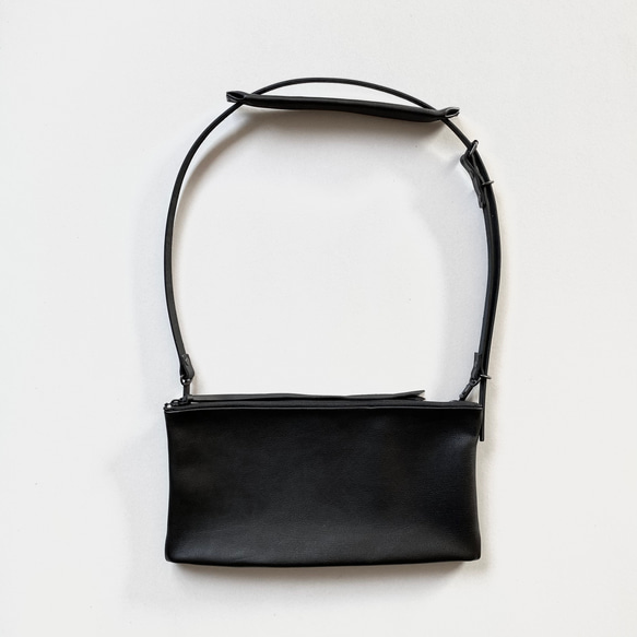 付け替えできるショルダー　レザー　ZIP BAG　M (long)   ブラック 10枚目の画像