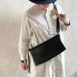 付け替えできるショルダー　レザー　ZIP BAG　M (long)   ブラック 5枚目の画像