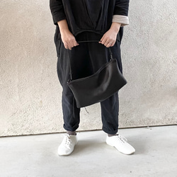 付け替えできるショルダー　レザー　ZIP BAG　M (long)   ブラック 9枚目の画像