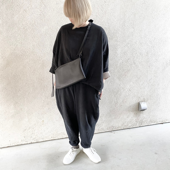 【新モデル】付け替えできるショルダー　レザー　ZIP BAG　M (long)   ブラック 7枚目の画像