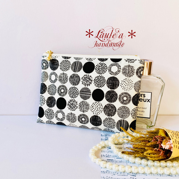 ☆北欧風☆ドット柄☆フラットポーチ☆化粧品入れ☆小物入れ☆ 1枚目の画像