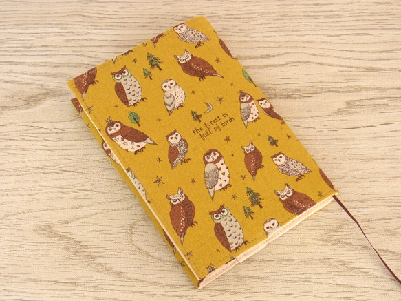 【文庫本】ゴムバンド栞付ブックカバー 手帳カバー★ふくろう★綿麻★マスタード 1枚目の画像