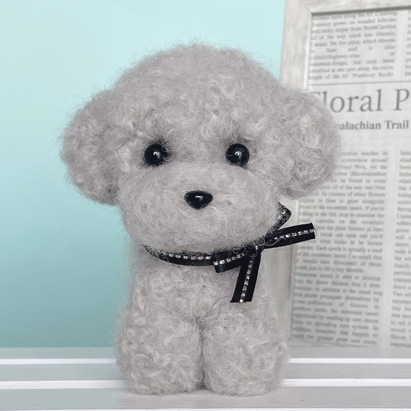 羊毛フェルト 犬 トイプードル シルバー 羊毛フェルト 犬 トイプードル シルバー 犬フィギュア - MONT