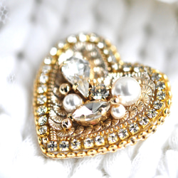 貴婦人のハート　手刺繡のブローチ　フランス製のスパンコール　パール　ビジュー　ゴールド 7枚目の画像