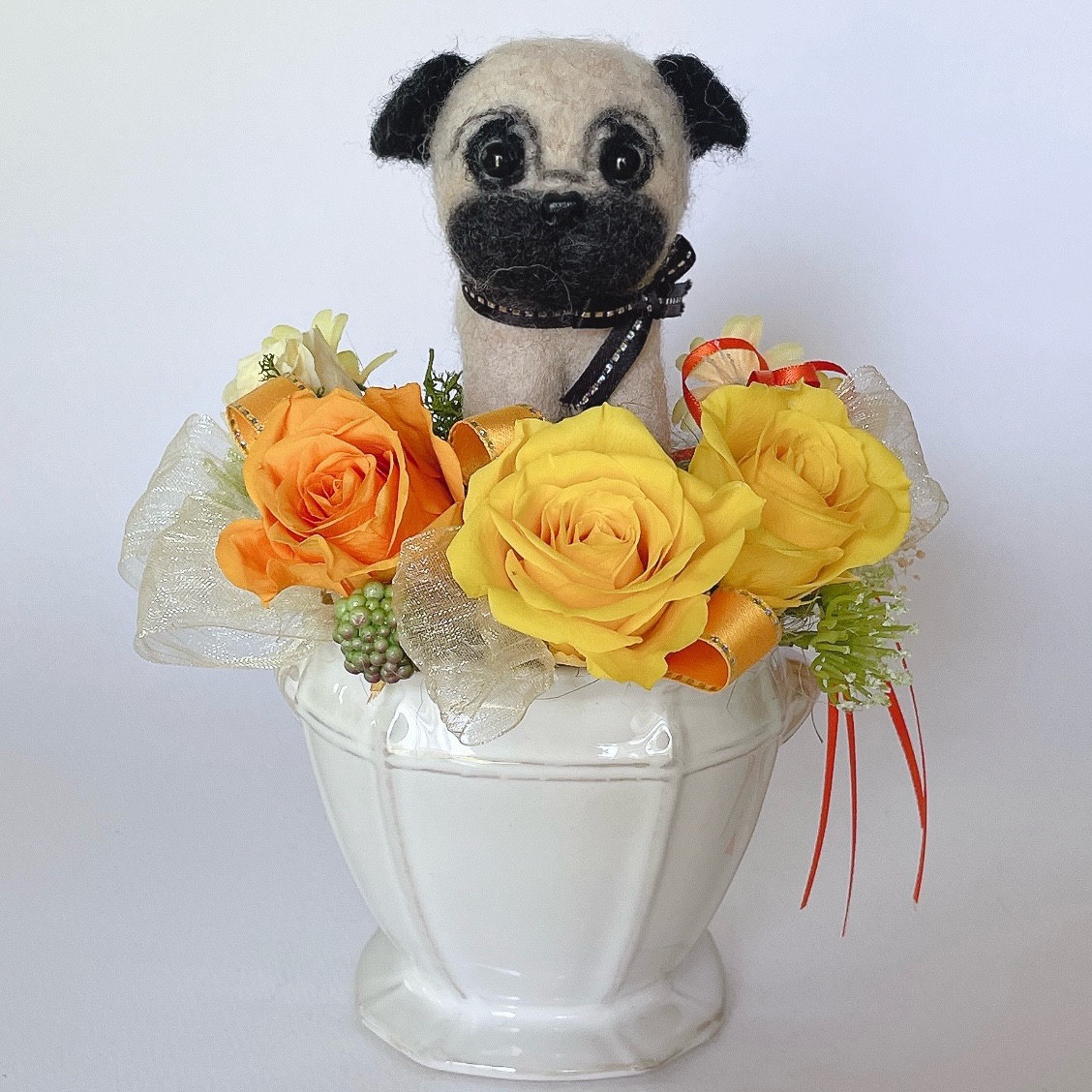 パグのプリザーブドフラワーアレンジメント　犬　母の日