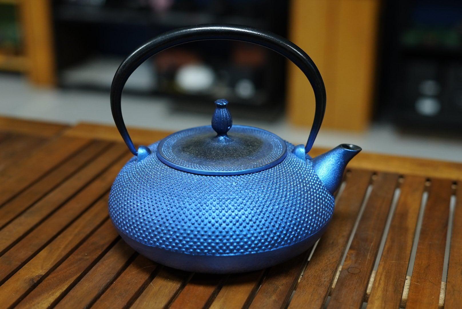 南部鉄器 鉄瓶 「平丸あられ」 瑠璃色 其他廚房小物 南部鉄器 南部鉄器 鉄瓶 「平丸あられ」 瑠璃色 其他廚房小物 南部鉄器