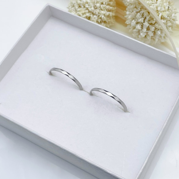 『特別な日に贈るジュエリー』 シルクマット加工 刻印 リング マリッジリング 指輪 ステンレス 金属アレルギー対応 3枚目の画像