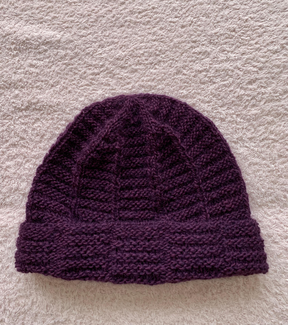 【在庫処分セール】変わりガーター編みの帽子◇紫◇ニット帽◇手編み 1枚目の画像