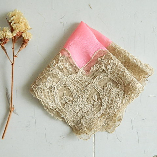 ☆フランスアンティーク ピンクの刺繍レースのハンカチ レース