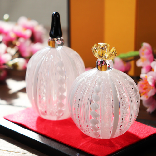 ④おひなさま ガラスのお雛様 金箔とお花 ガラスのおひなさま」を数量