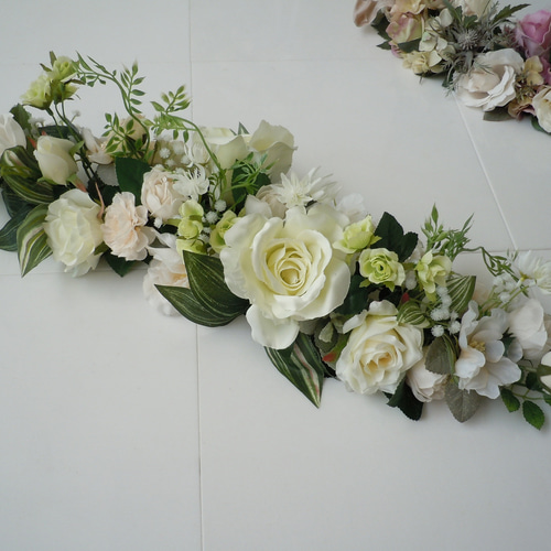 ◇ホワイト＆グリーンのナチュラル テーブル装花◇横長アレンジ