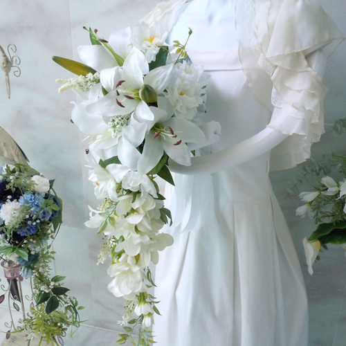◇カサブランカのキャスケードブーケ◇ウエディングブーケ ホワイト