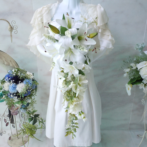 ◇カサブランカのキャスケードブーケ◇ウエディングブーケ ホワイト
