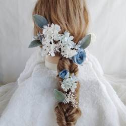 ナチュラルウェディングのヘアアクセサリー　フォトウェディング　くすみブルー　ヘッドドレス　結婚式　編みおろし　 5枚目の画像