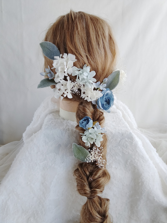 ナチュラルウェディングのヘアアクセサリー　フォトウェディング　くすみブルー　ヘッドドレス　結婚式　編みおろし　 2枚目の画像