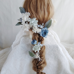 ナチュラルウェディングのヘアアクセサリー　フォトウェディング　くすみブルー　ヘッドドレス　結婚式　編みおろし　 1枚目の画像