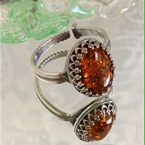 バルト海産 天然琥珀 バルティックアンバー ring（SV925可能・8