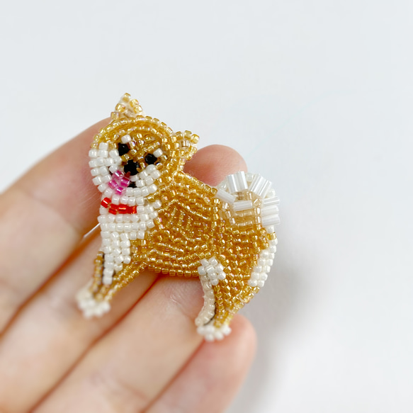 お散歩柴犬さん ブローチ ビーズ刺繍　オートクチュール刺繍 7枚目の画像