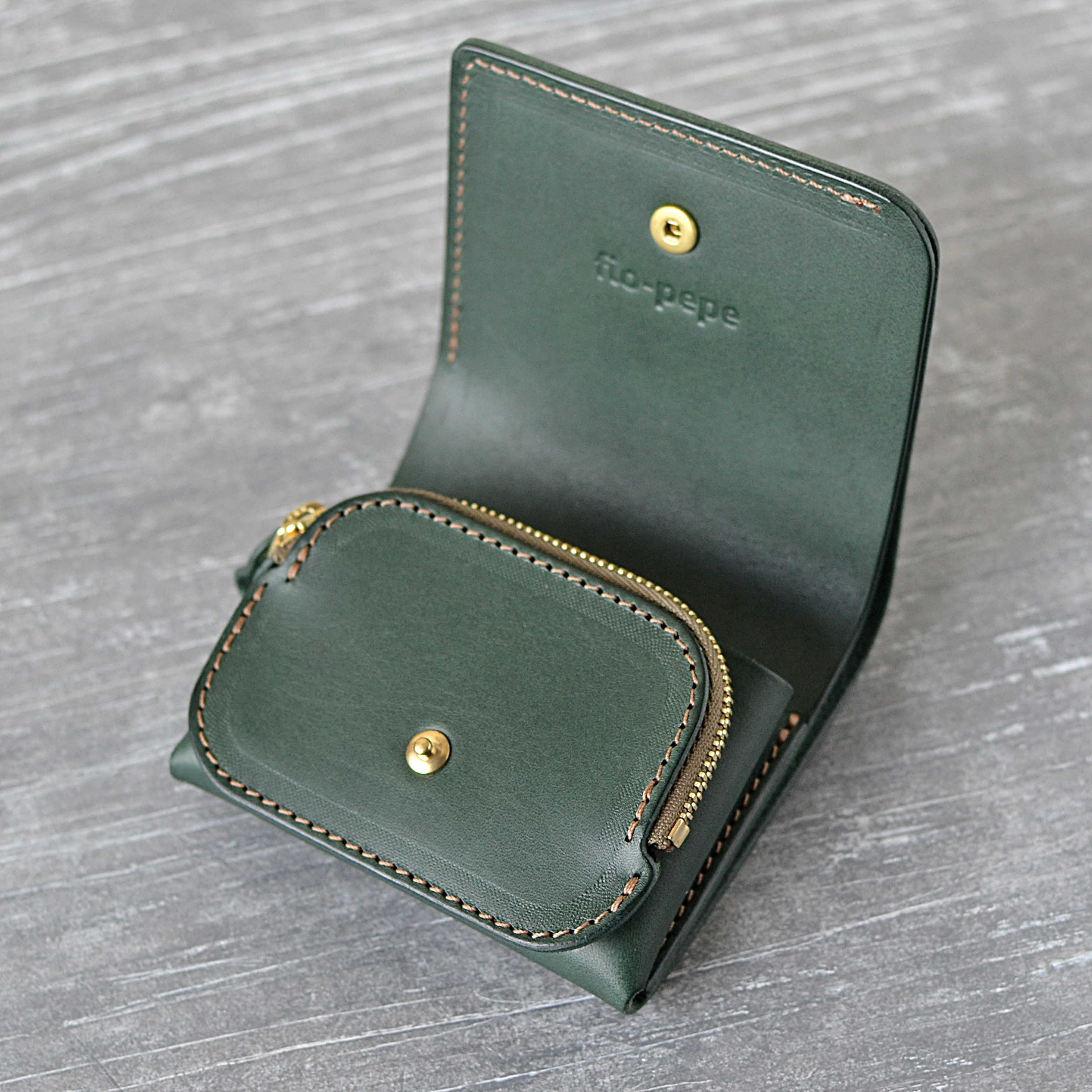 二つ折りコンパクトウォレット「フィオッペ」