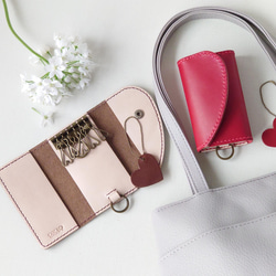 《特集掲載》【刻印サービス】ハートペアキーケース（チョコ革＆赤革）＆ハートチャーム【結婚・記念日祝】※袋ラッピング無料 6枚目の画像