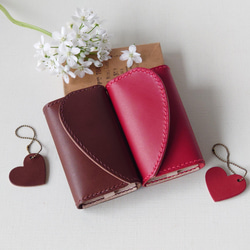 《特集掲載》【刻印サービス】ハートペアキーケース（チョコ革＆赤革）＆ハートチャーム【結婚・記念日祝】※袋ラッピング無料 3枚目の画像