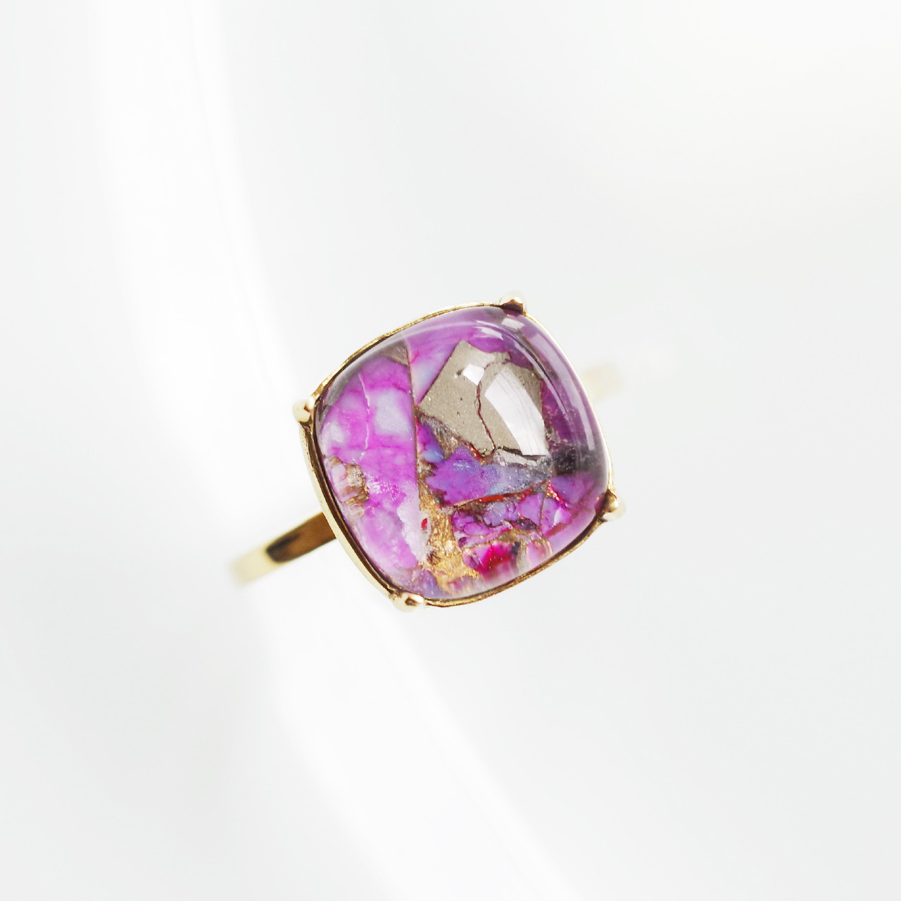 モーブパープルとクォーツのダブレットストーン リング