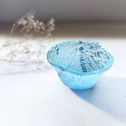 ガラス ぐい吞み 青 おちょこ・ぐい呑み・徳利 スタジオ シャイン 通販