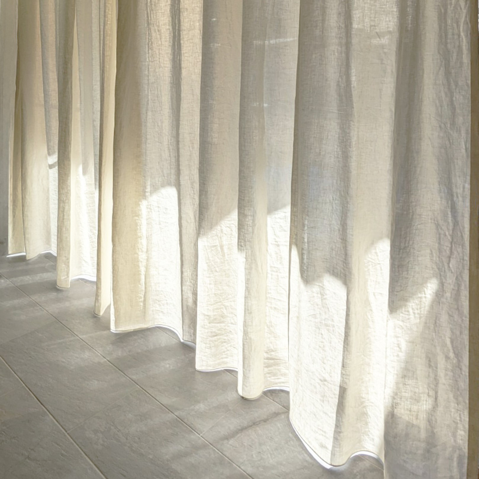 フラットひだ無し　薄くて透けにくいリネンのカーテン　05サンドベージュ　ナチュラル　天然素材　リネン100％ 9,880円