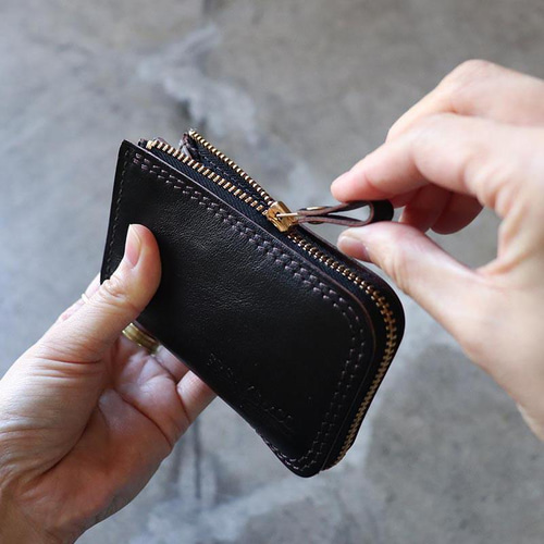 数量限定出品！　ホースハイドレザー　コンパクトウォレット　馬革 ホースハイドレザー 二つ折りコンパクトトラッカーウォレット 馬革