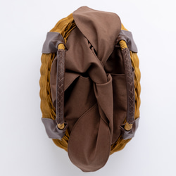 くびれ型かごバッグ（ベルトブラウン）内袋付かごバック　バスケット　ファー付き　名入れオプションあり　刺繍オプションあり 6枚目の画像