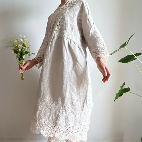 【美品】Ito hari工房Vネックレースワンピース　アイボリー Vネックレースワンピース(白) ワンピース Ito-hari 通販