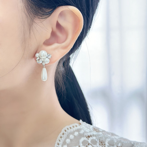 パール ビジュー 揺れる 雫 ピアス イヤリング [ 結婚式 お呼ばれ