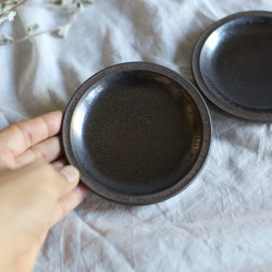 丸豆皿　濃茶 ブリム アンティークゴールド系　陶器 7枚目の画像