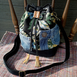 一点限定！アイランドリーフ柄×デニムリメイク 巾着型ショルダーバッグ