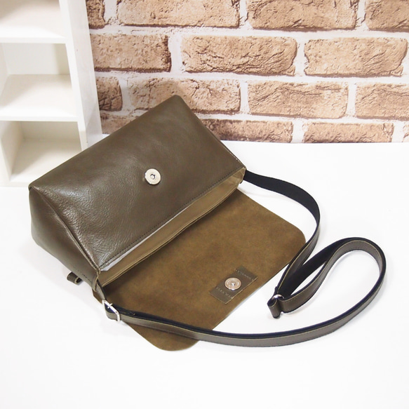 ★手工製作★日本製造★真皮★數位皮革/隨時間變化★覆蓋/斜挎單肩包★卡其色★錢包手拿包★ 第10張的照片