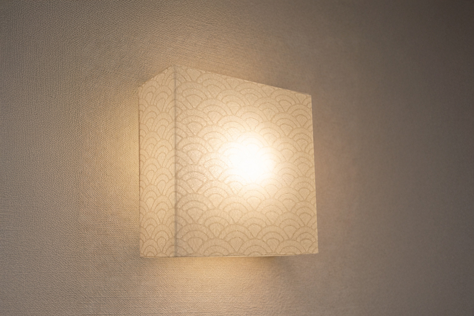 【乾電池照明】ＬＥＤ　ブラケット照明　波模様　<BRD101>