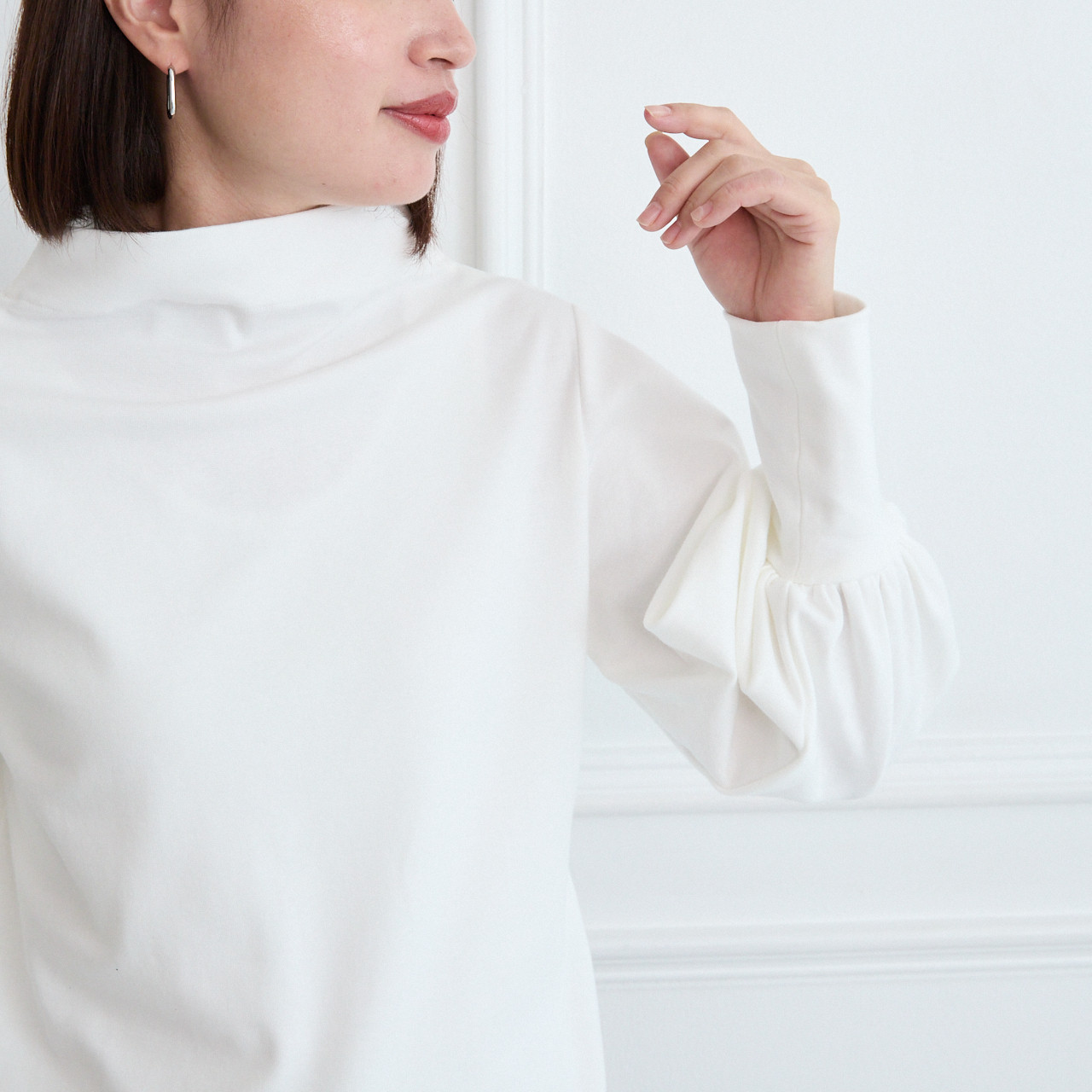 【✨再販3サイズ】着心地◎ゆとりボトルネック バルーン袖　長袖　ホワイト　0261WH