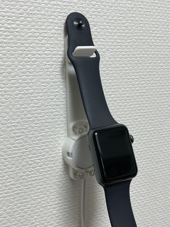 【充電ケーブル固定】Apple Watch 壁掛け充電スタンド（スポーツバンド用） 3枚目の画像