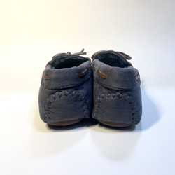 輕鬆又輕鬆！溫暖的雙色緞帶莫卡辛鞋，配有堅固的蟒蛇皮（深灰色 x 黑色閃光）24.0-26.0 厘米 第5張的照片