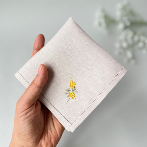 手刺繍入り　リネンクロス/リネンハンカチ【ミモザブーケ】 手刺繍入り リネンクロス/リネンハンカチ【ミモザブーケ】
