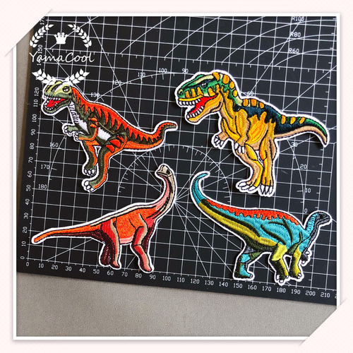Z9】刺繍アイロンワッペン 【3枚分】恐竜 大集合 男の子 ダイナソー