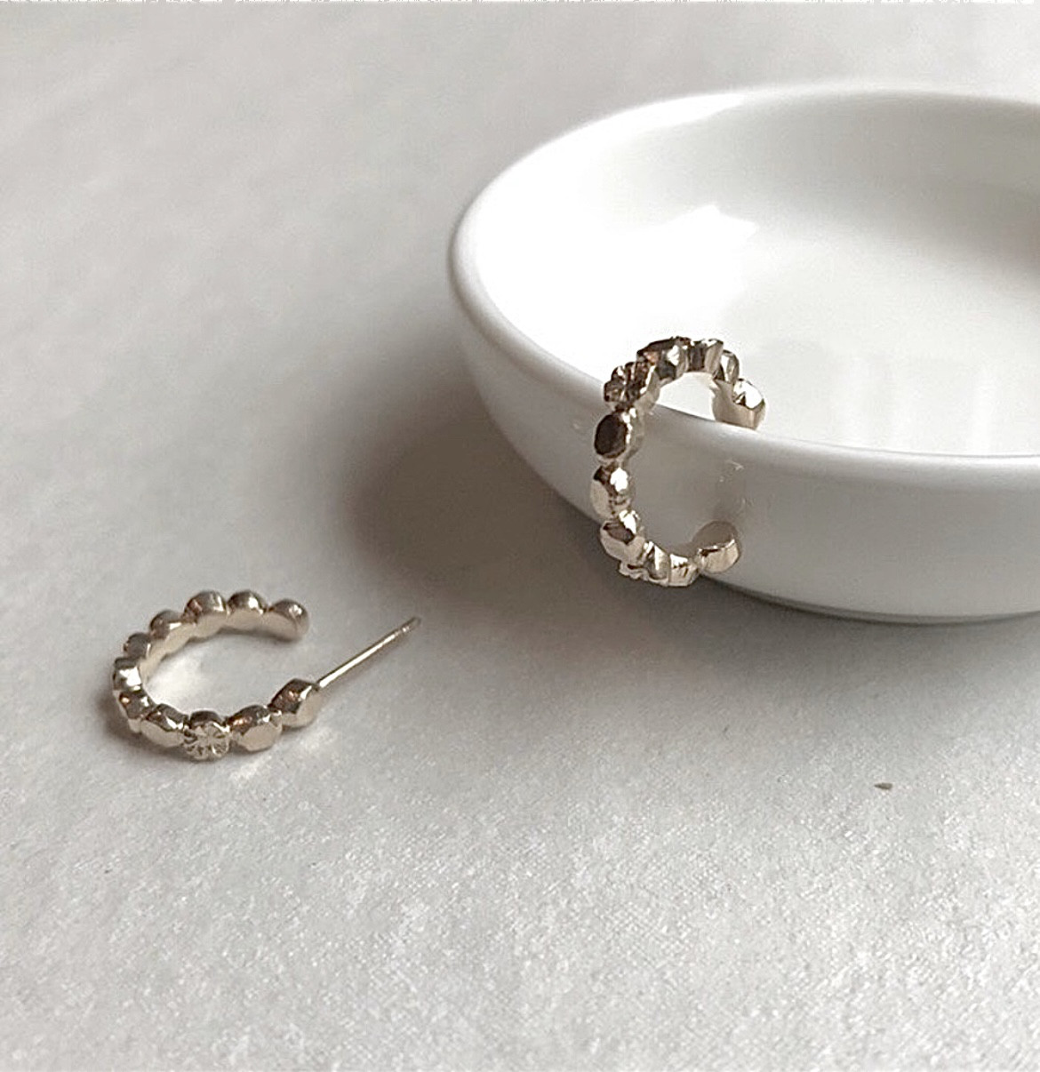 〈Ryutoan〉石畳のピアス　シルバー