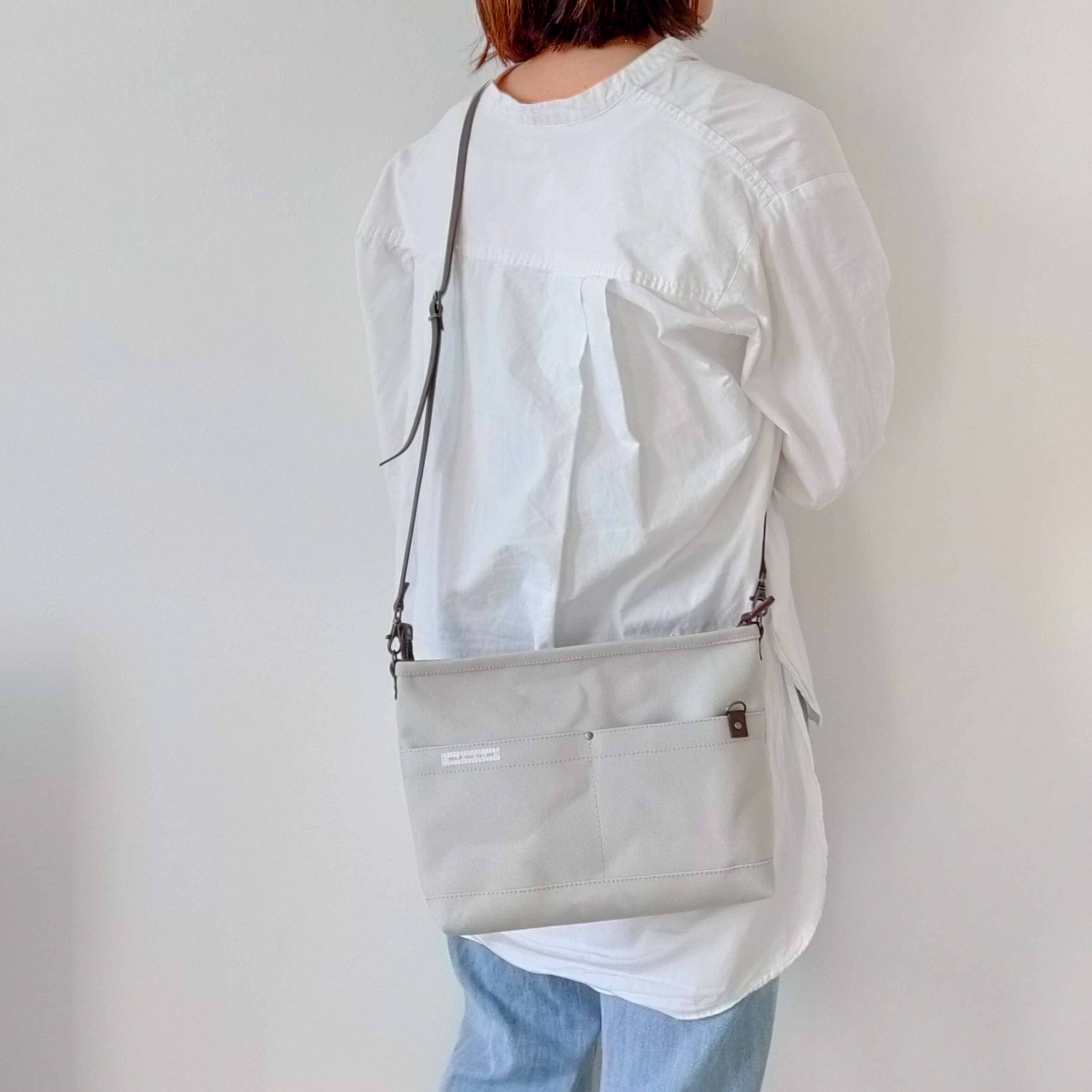【サコッシュみたいなミニショルダー】   シルバーグレー 帆布 ショルダーバッグ キャンバス　グレー A5サイズ