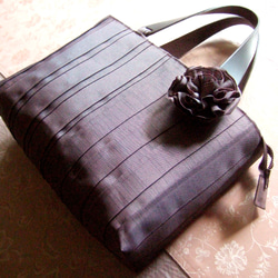 ☆透明感のあるネイビーブルー☆クロコ柄レザーのミニトートバッグです