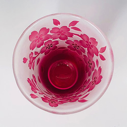 季節のぐい呑み 金赤色がとっても綺麗な「桜」クリスタル 4枚目の画像