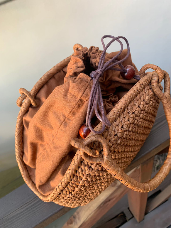 山葡萄　山葡萄籠バッグ　手作り　山葡萄かごバッグ　内布付き、小粒花編み 6枚目の画像