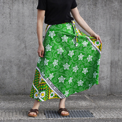 カンガの巻きスカート（ アフリカ布スカート ）ラップスカート ロング